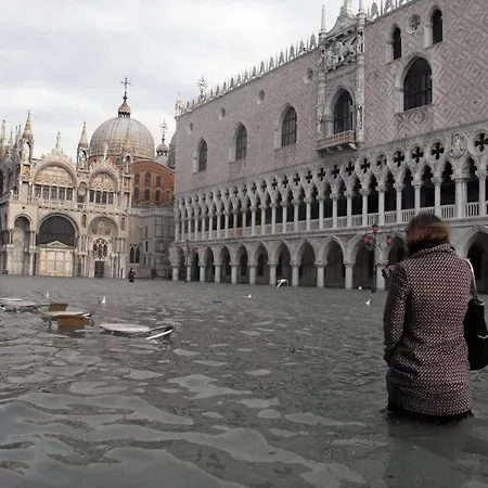 Feriehus A Casa Tua Dietro Piazza San Marco *