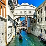 A Casa Tua Dietro Piazza San Marco Hébergement de vacances