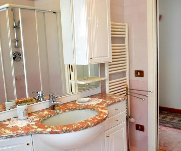 A Casa Tua Dietro Piazza San Marco *