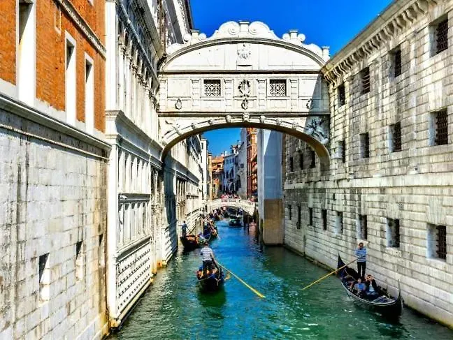 A Casa Tua Dietro Piazza San Marco Prázdninový dům