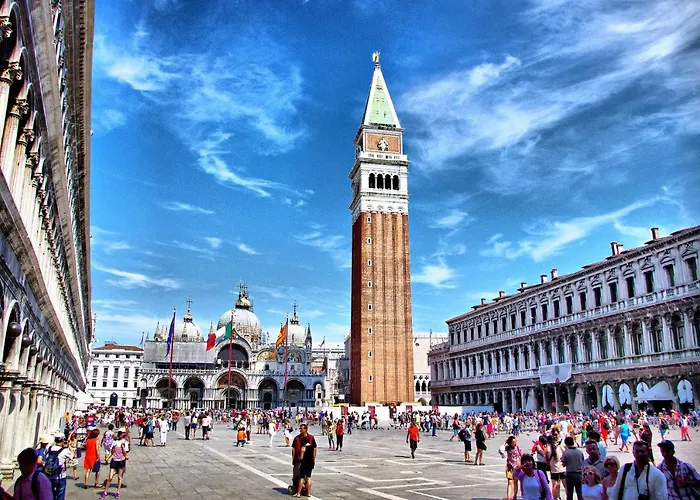 A Casa Tua Dietro Piazza San Marco Prázdninový dům *