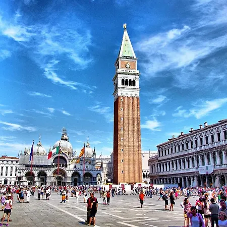 A Casa Tua Dietro Piazza San Marco Сasa de vacaciones *